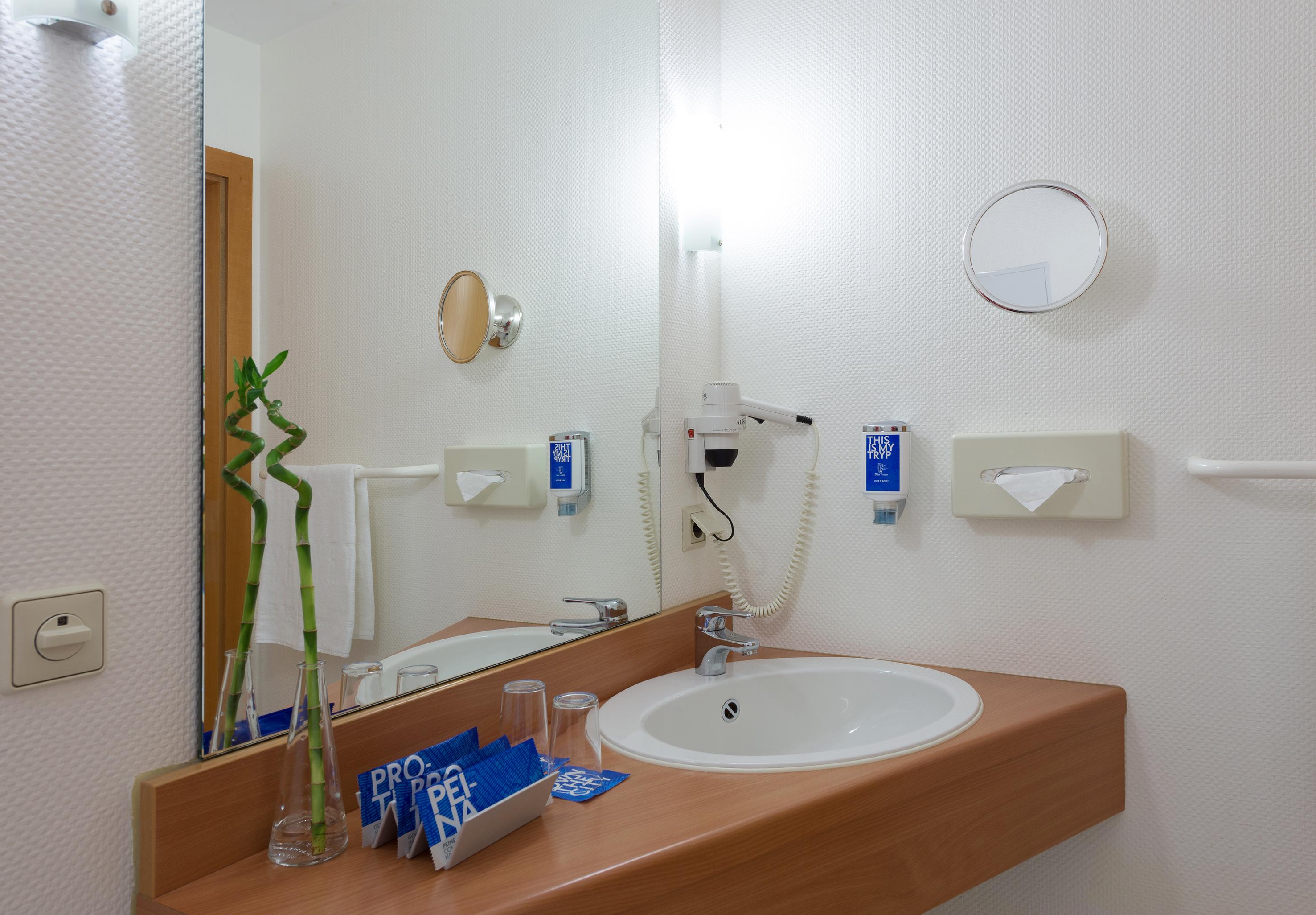Courtyard By Marriott Отель